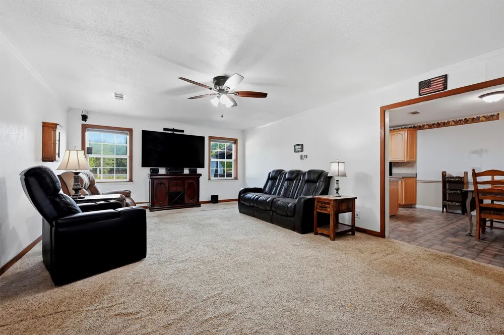 27513 State Highway 56 Whitesboro, TX 76273