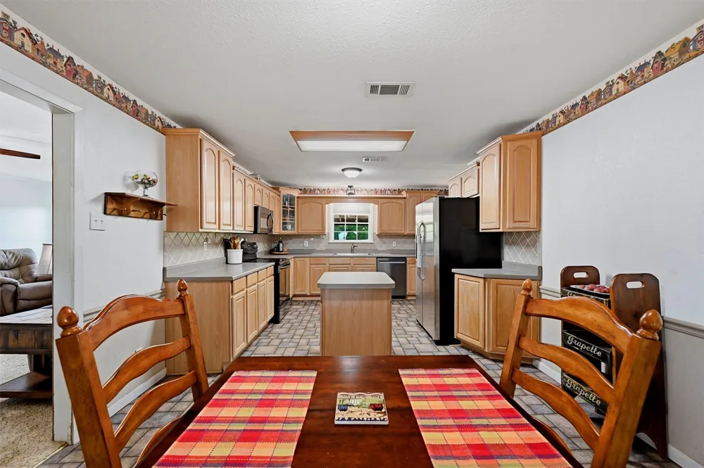27513 State Highway 56 Whitesboro, TX 76273