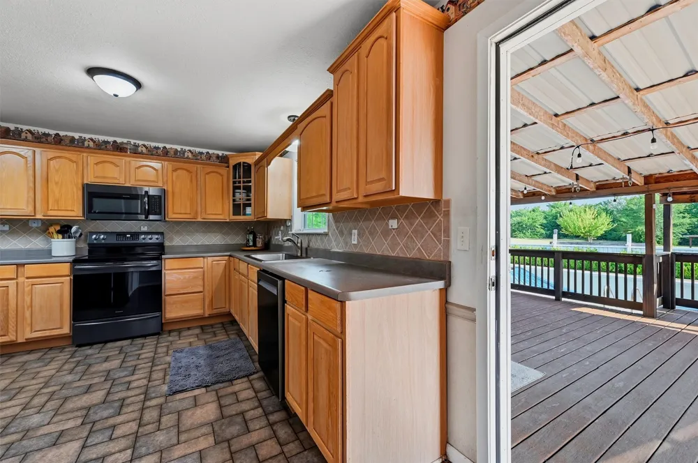 27513 State Highway 56 Whitesboro, TX 76273