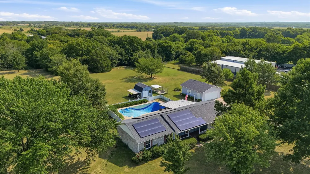 27513 State Highway 56 Whitesboro, TX 76273