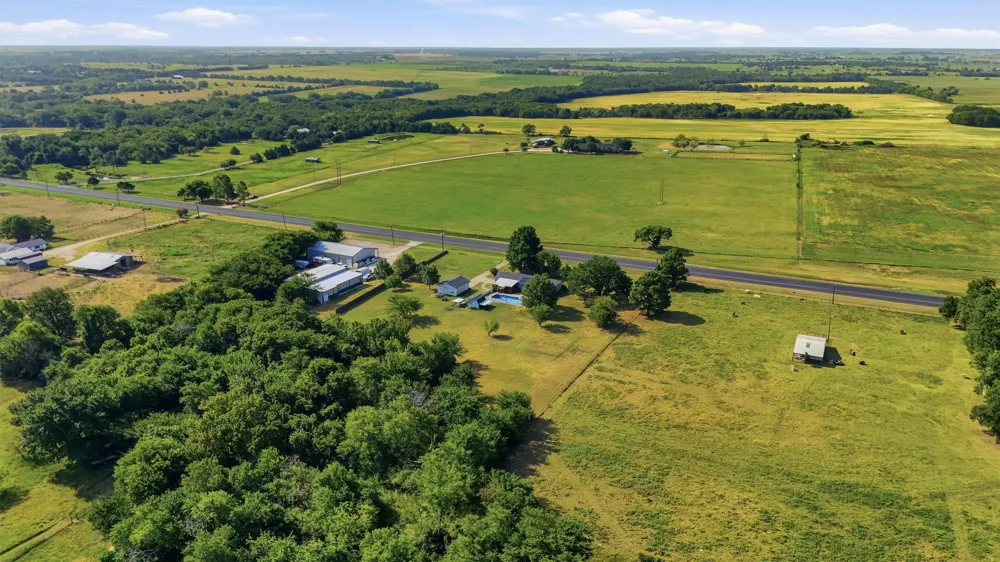 27513 State Highway 56 Whitesboro, TX 76273