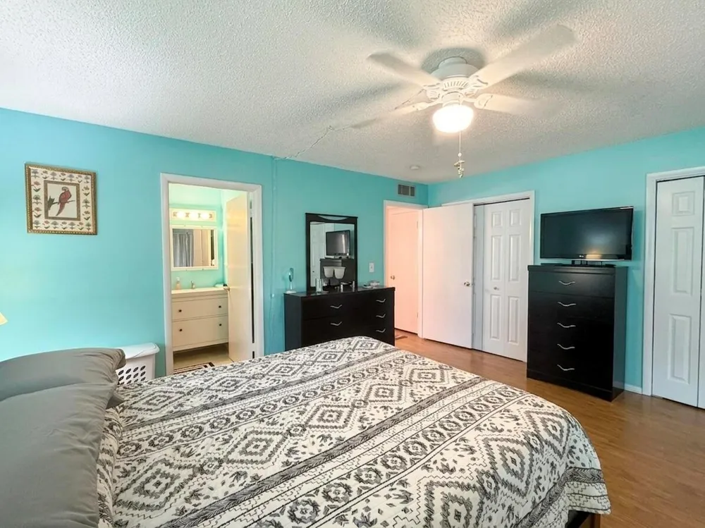 28 PINE ARBOR #105 Vero Beach, FL 32962