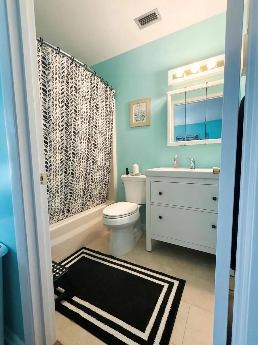 28 PINE ARBOR #105 Vero Beach, FL 32962