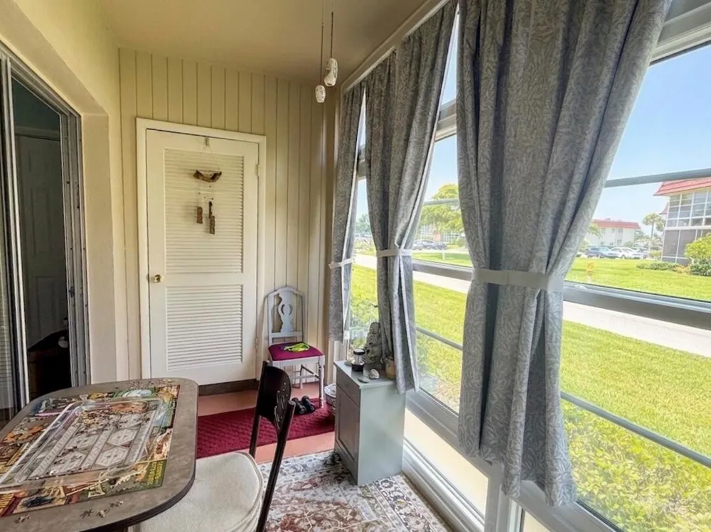28 PINE ARBOR #105 Vero Beach, FL 32962