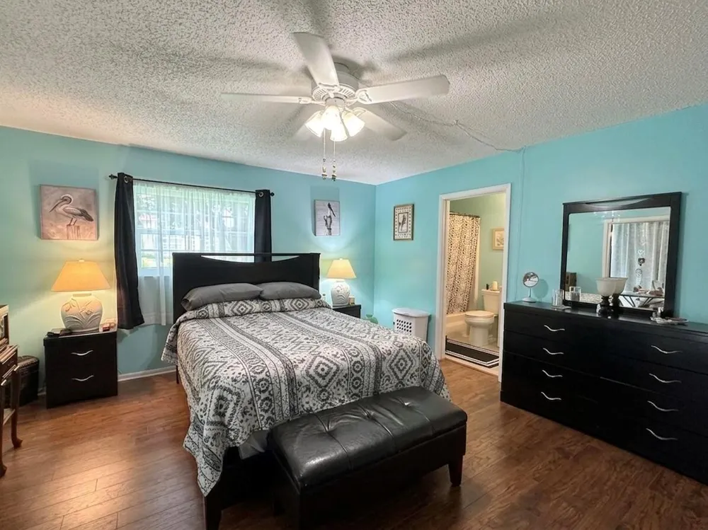 28 PINE ARBOR #105 Vero Beach, FL 32962