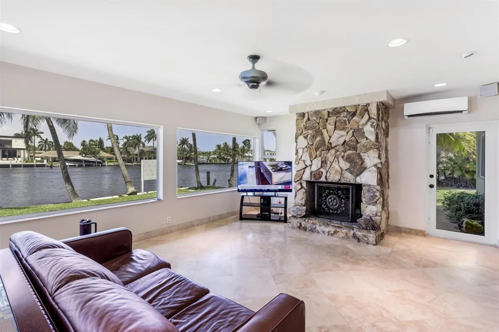 2605 RIVERSIDE DRIVE Pompano Beach, FL 33062