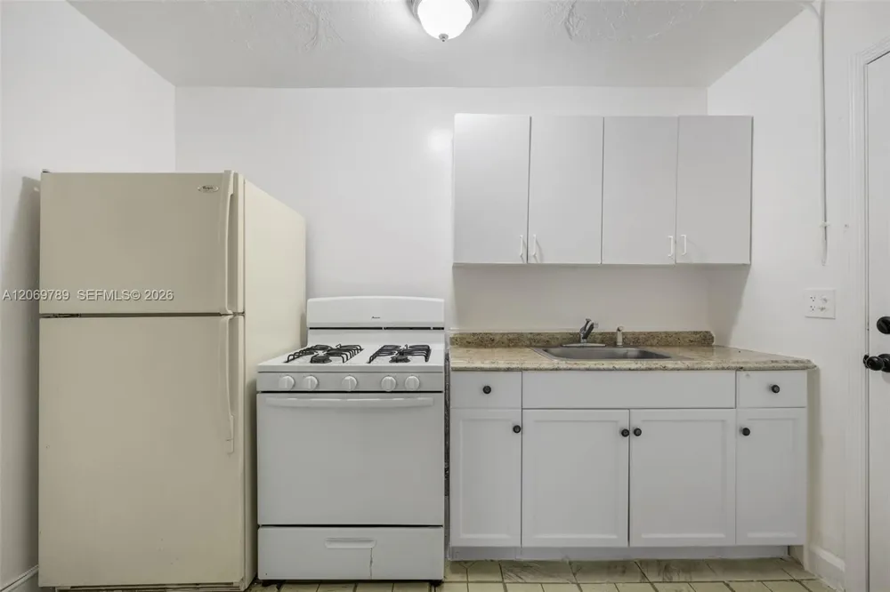 126 SW 18th Ave #4 Miami, FL 33135