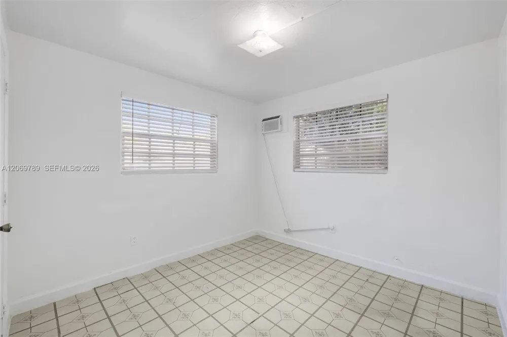 126 SW 18th Ave #4 Miami, FL 33135