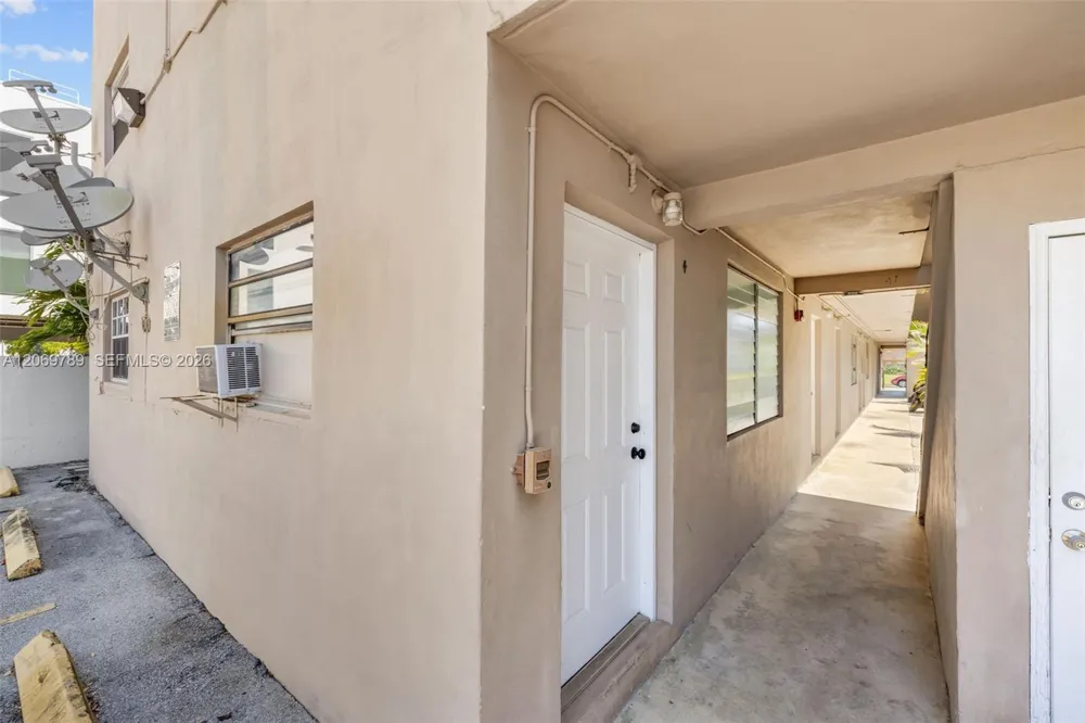 126 SW 18th Ave #4 Miami, FL 33135