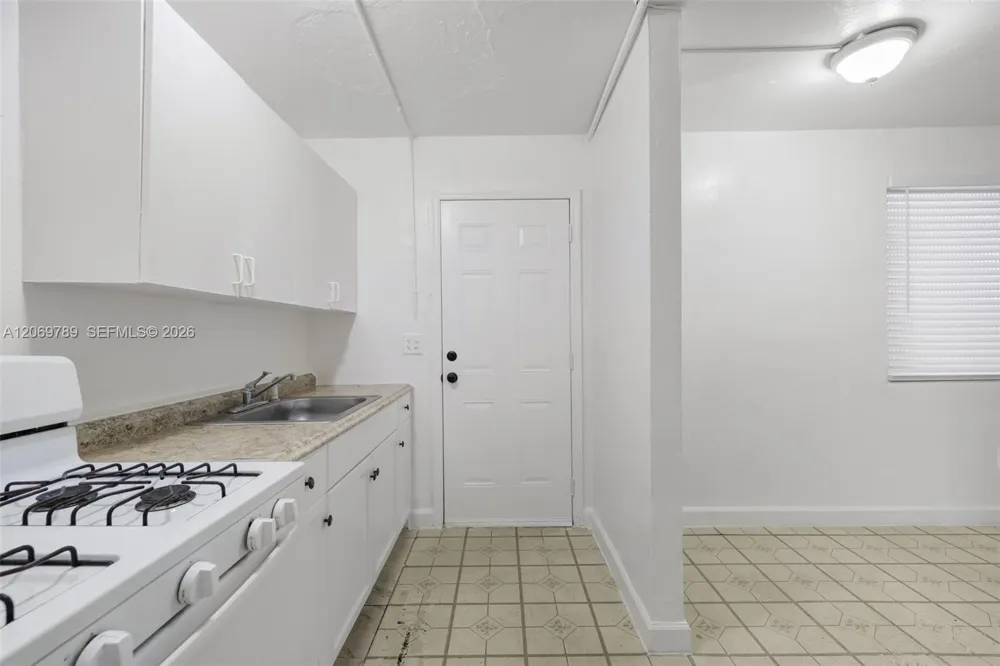 126 SW 18th Ave #4 Miami, FL 33135