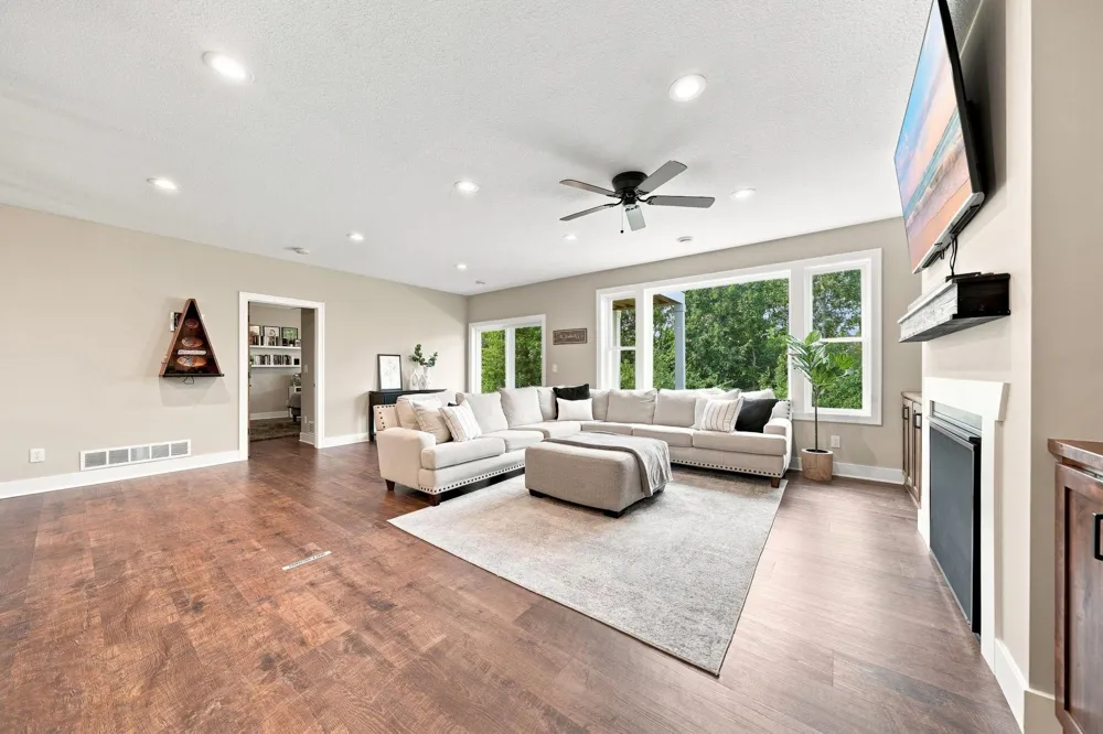 27200 Petes Hill Trail Elko New Market, MN 55020