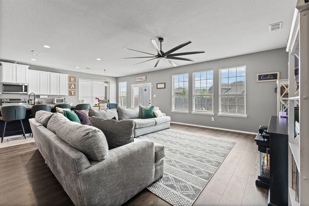 227 Hackney Street Waxahachie, TX 75165