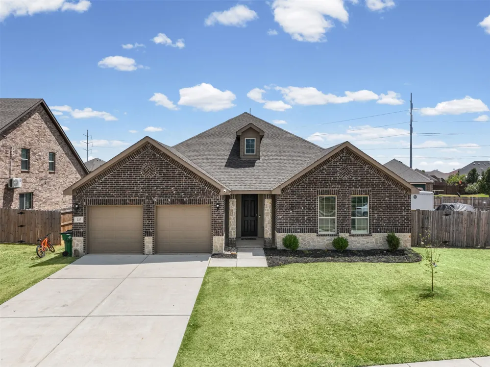 227 Hackney Street Waxahachie, TX 75165