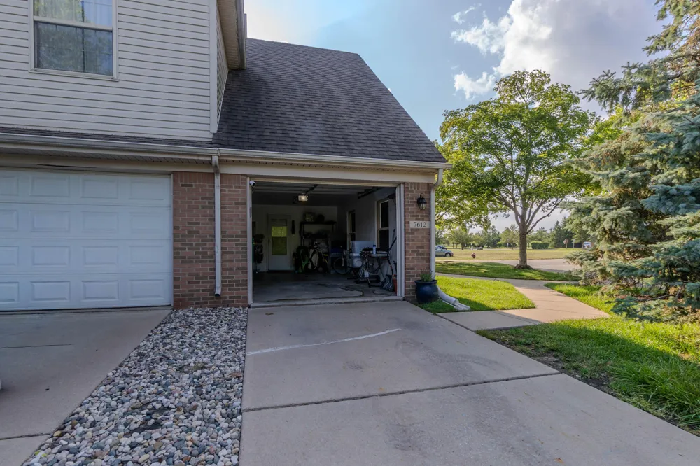 7612 Lacy Drive Belleville, MI 48111