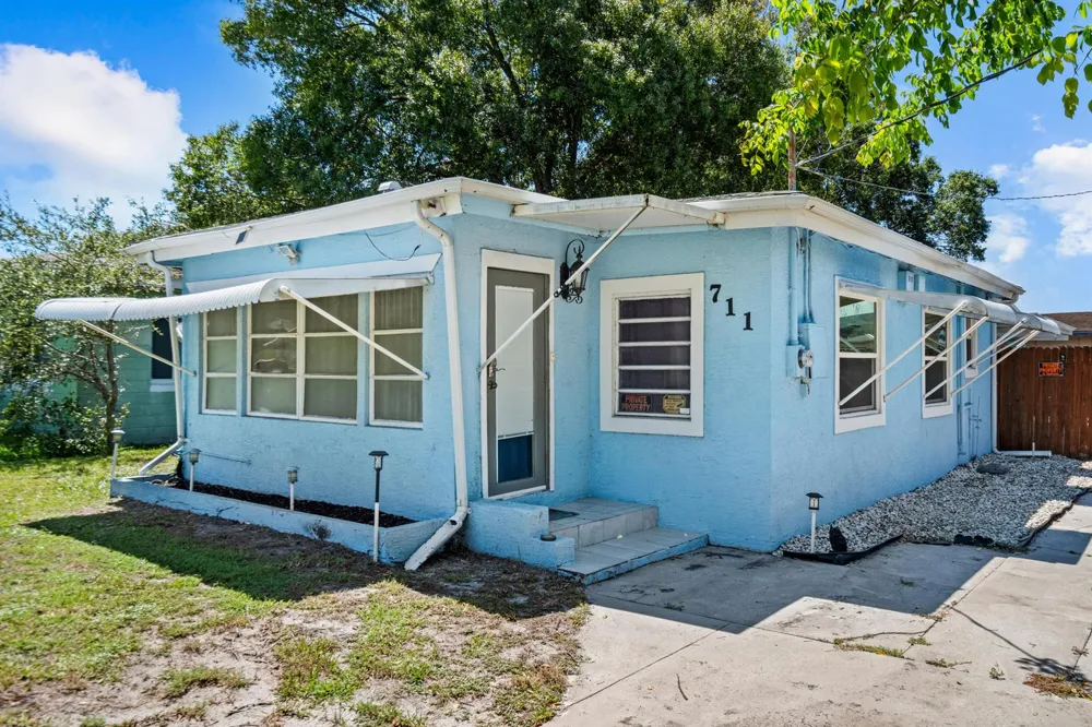 711 Cedar Place Fort Pierce, FL 34950