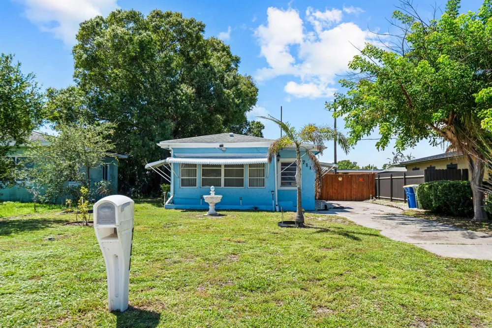 711 Cedar Place Fort Pierce, FL 34950