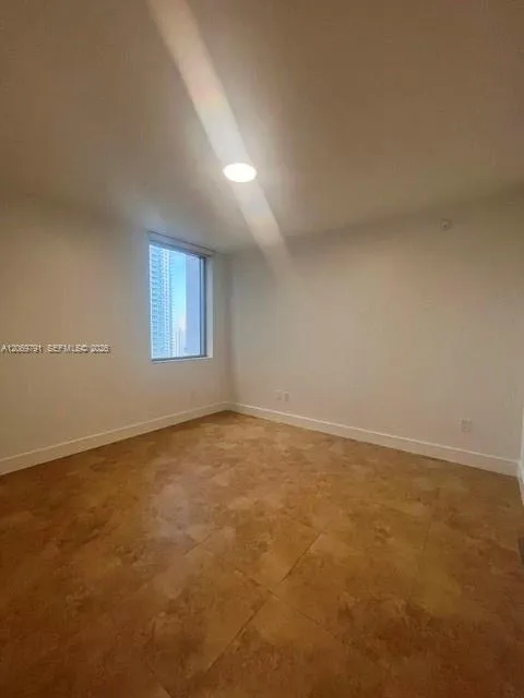 1060 Brickell Ave #2217 Miami, FL 33131