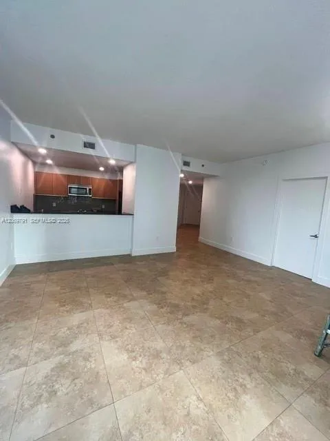 1060 Brickell Ave #2217 Miami, FL 33131