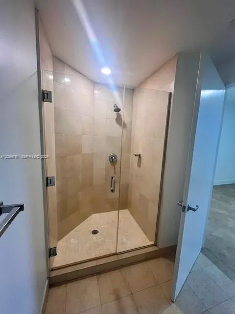 1060 Brickell Ave #2217 Miami, FL 33131