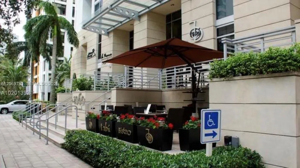 1060 Brickell Ave #2217 Miami, FL 33131