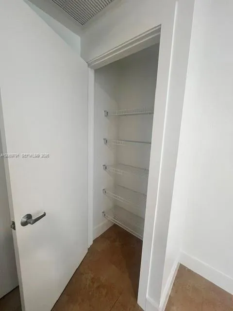 1060 Brickell Ave #2217 Miami, FL 33131