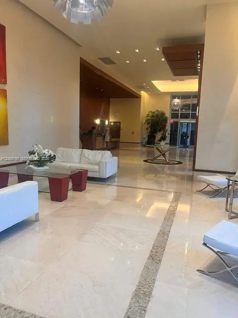 1060 Brickell Ave #2217 Miami, FL 33131