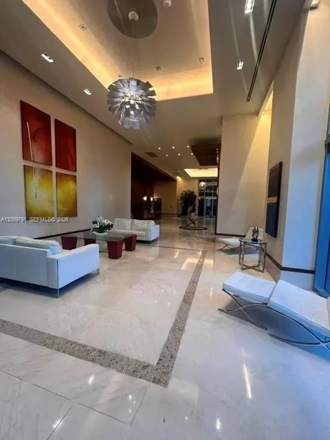 1060 Brickell Ave #2217 Miami, FL 33131