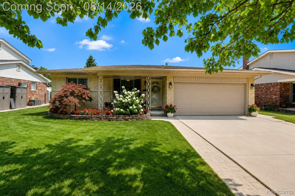 2730 Rhodes Drive Troy City, MI 48083