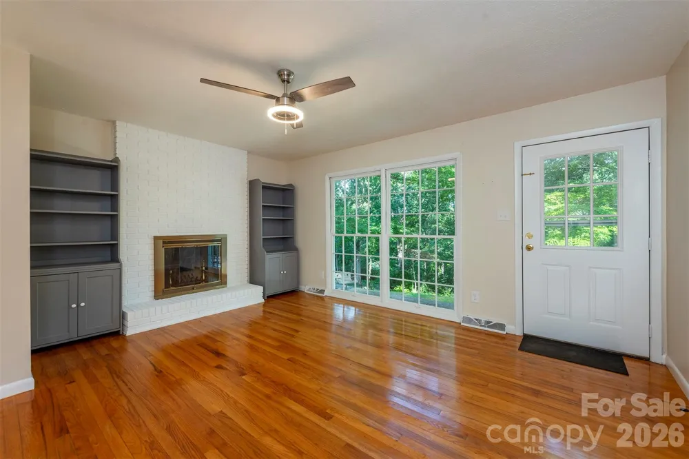 76 Maple Springs Road Asheville, NC 28805