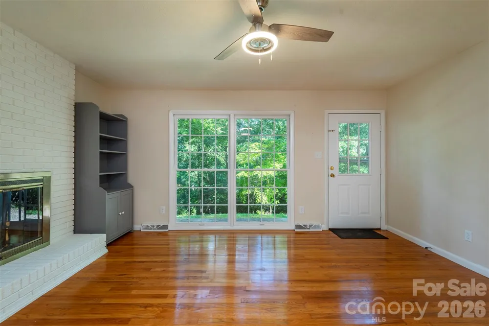 76 Maple Springs Road Asheville, NC 28805