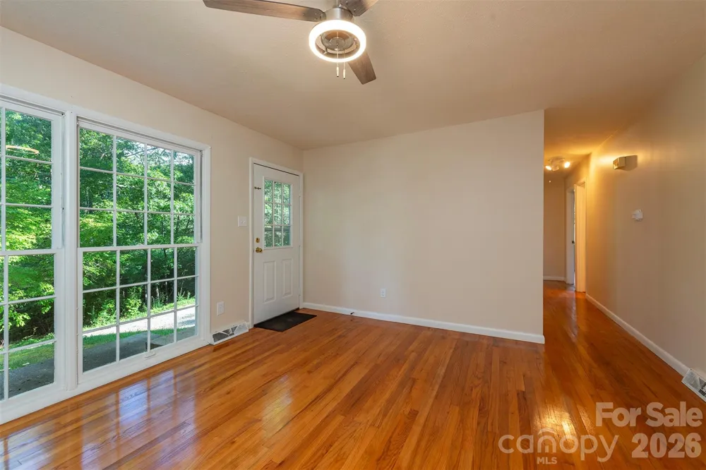 76 Maple Springs Road Asheville, NC 28805