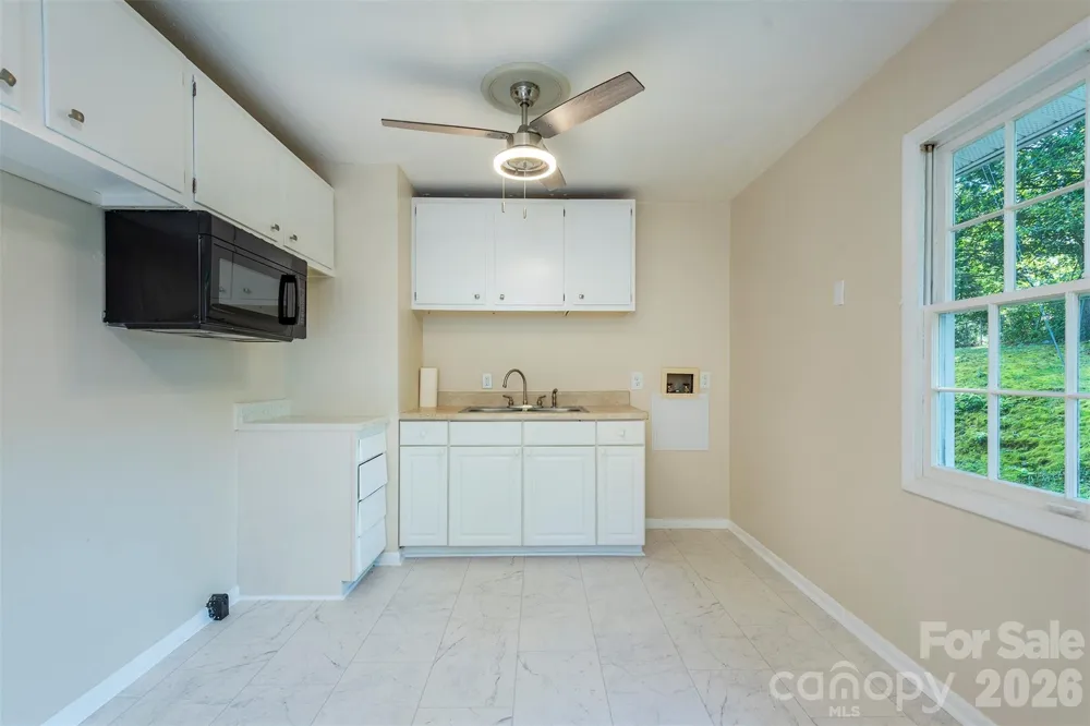 76 Maple Springs Road Asheville, NC 28805