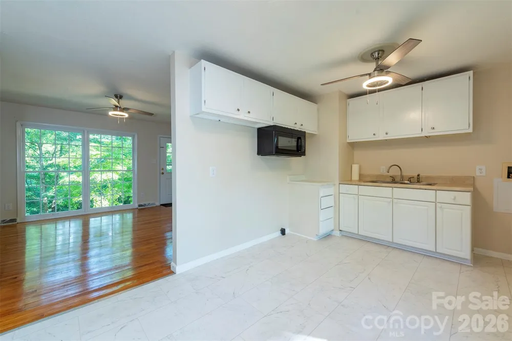 76 Maple Springs Road Asheville, NC 28805