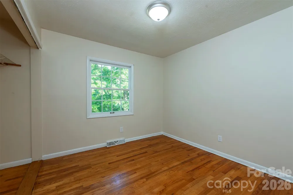 76 Maple Springs Road Asheville, NC 28805