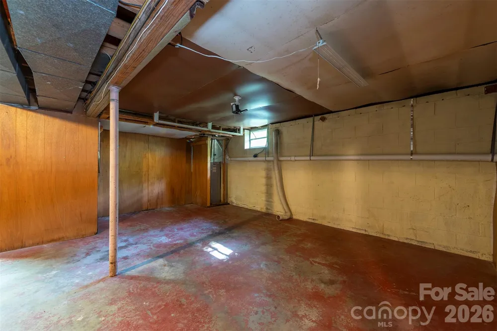 76 Maple Springs Road Asheville, NC 28805
