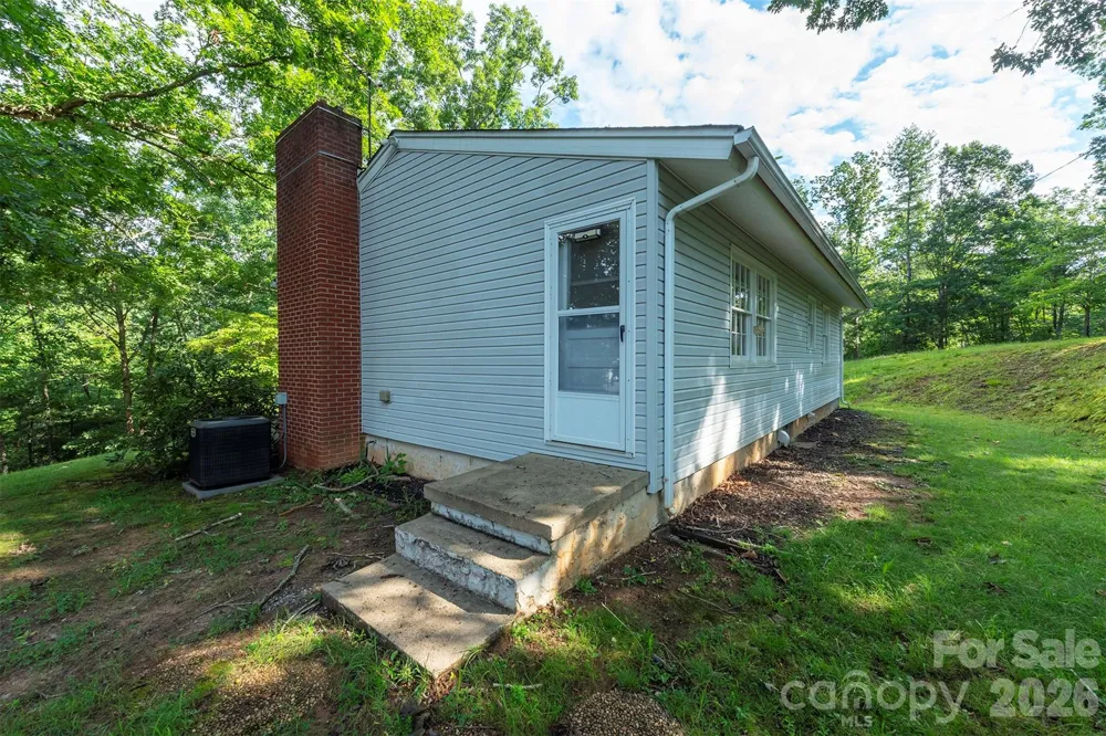 76 Maple Springs Road Asheville, NC 28805