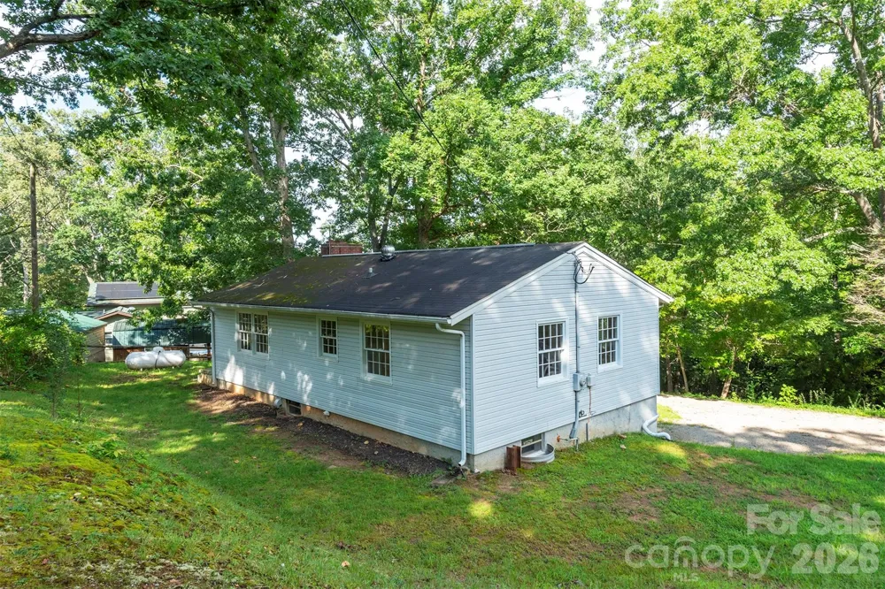 76 Maple Springs Road Asheville, NC 28805