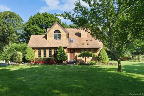 595 Greenfields Lane