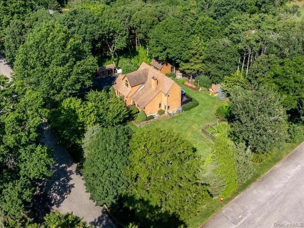 595 Greenfields Lane Southold, NY 11971