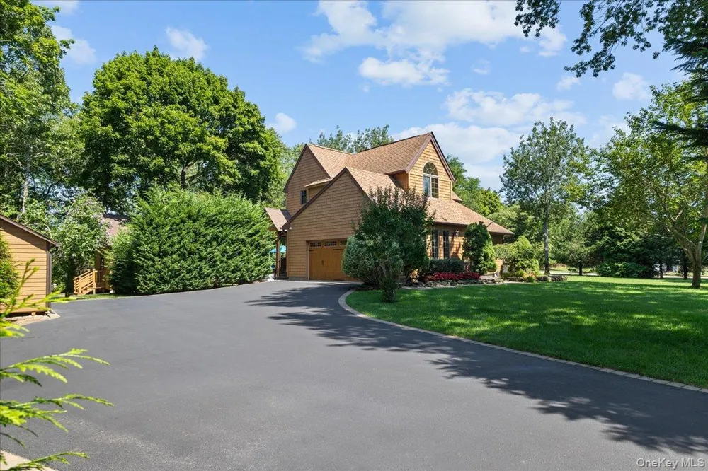 595 Greenfields Lane Southold, NY 11971