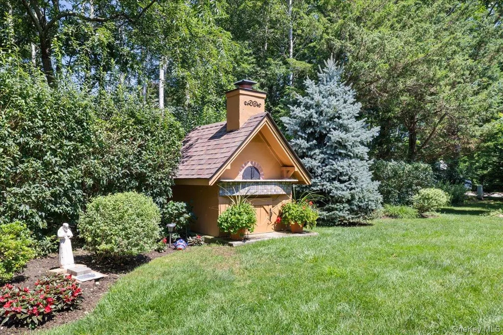 595 Greenfields Lane Southold, NY 11971