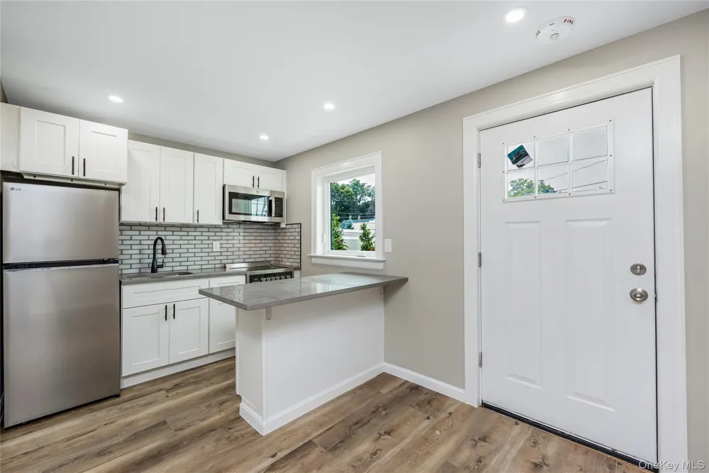 29 Tyler Street #9 Rocky Point, NY 11778