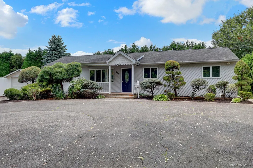 466 W 4th Street West Islip, NY 11795