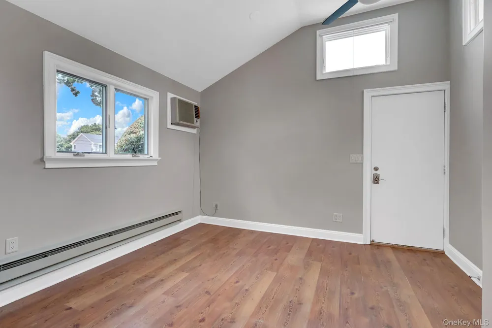 466 W 4th Street West Islip, NY 11795