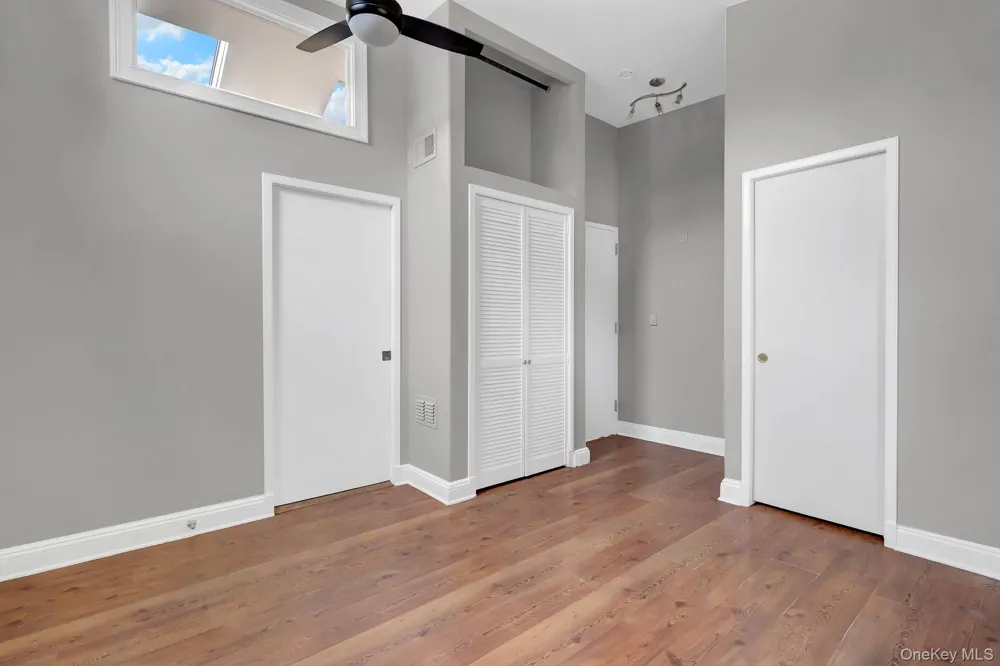 466 W 4th Street West Islip, NY 11795