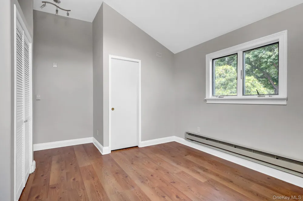 466 W 4th Street West Islip, NY 11795