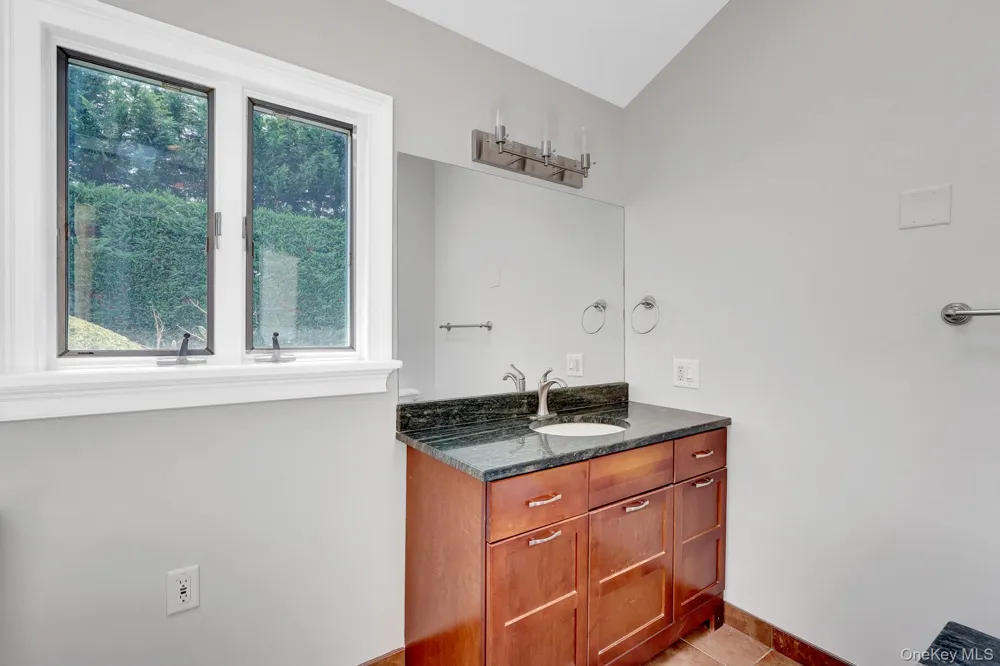 466 W 4th Street West Islip, NY 11795