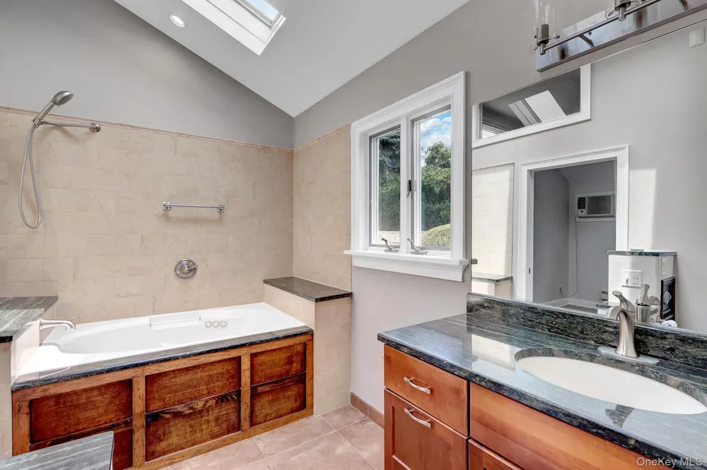 466 W 4th Street West Islip, NY 11795