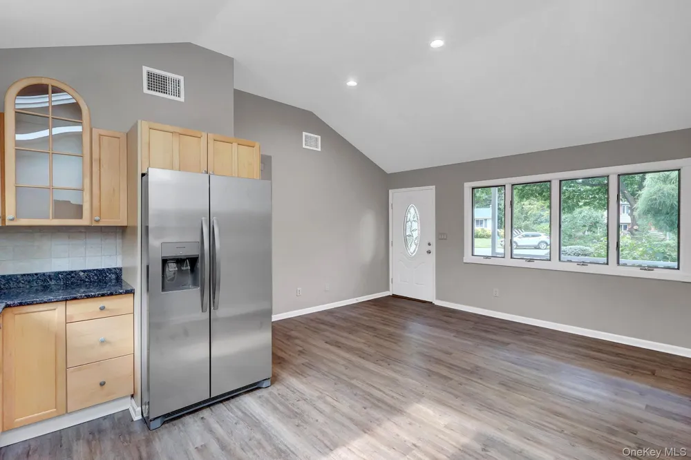 466 W 4th Street West Islip, NY 11795