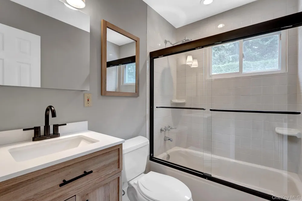466 W 4th Street West Islip, NY 11795